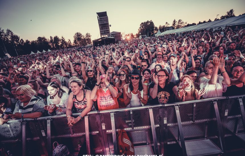 Kesäfiiliksiä! Suomipop festivaali oli silkkaa lovee! – Kuvafiilistely